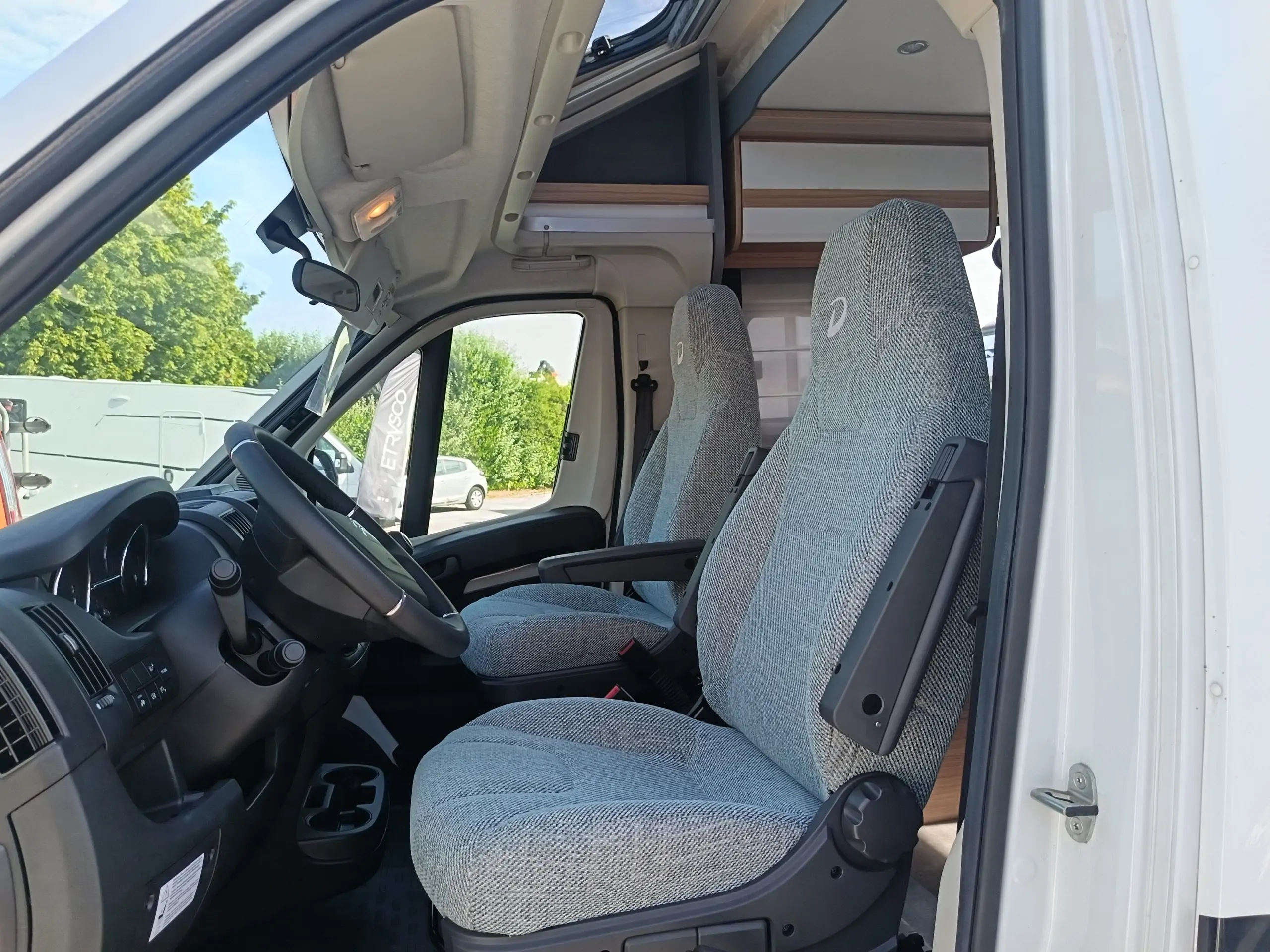Image DETHLEFFS Just 90  T 7052 DBL DESTOCKAGE 