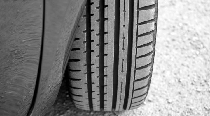 Contrôle continu des pneus, les conseils d'entretien automobile de KIA à Samoreau