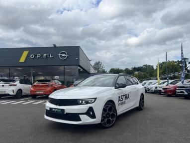 Voir le détail de l'offre de cette OPEL Astra Sports Tourer 1.2 Turbo Hybrid 136ch GS e-DCT 6 de 2024 en vente à partir de 30 999 € 