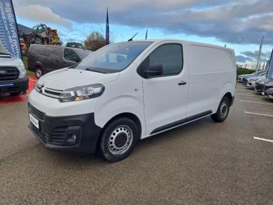 Voir le détail de l'offre de cette CITROEN Jumpy Fg M 2.0 BlueHDi 120ch S&S Driver de 2021 en vente à partir de 261.83 €  / mois