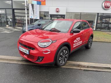Voir le détail de l'offre de cette FIAT 600 e 156ch 54kWh Red de 2023 en vente à partir de 25 899 €