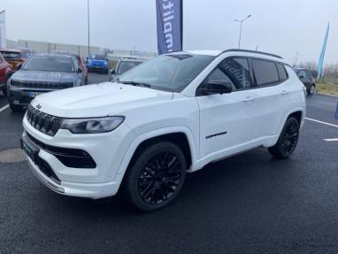 Voir le détail de l'offre de cette JEEP Compass 1.5 Turbo T4 130ch MHEV Altitude 4x2 BVR7 de 2023 en vente à partir de 30 399 € 