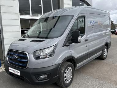 Voir le détail de l'offre de cette FORD Transit 2T Fg PE 350 L2H2 135 kW Batterie 75/68 kWh Trend Business de 2023 en vente à partir de 564.6 €  / mois