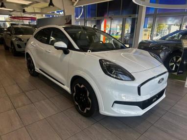 Voir le détail de l'offre de cette FORD Puma Gen-E 168ch Standard Range 43 kWh Premium de 2025 en vente à partir de 33 990 €