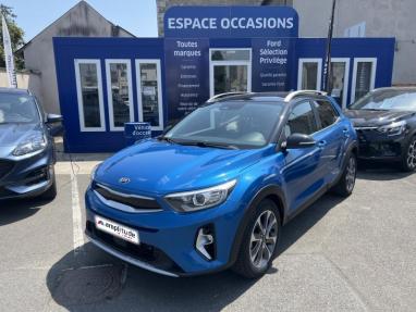 Voir le détail de l'offre de cette KIA Stonic 1.0 T-GDi 120ch MHEV GT Line iBVM6 de 2021 en vente à partir de 185.22 €  / mois