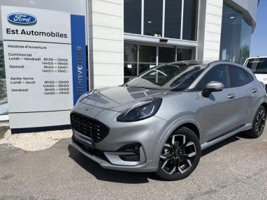 Voir le détail de l'offre de cette FORD Puma 1.0 EcoBoost 155ch mHEV ST-Line X 8cv de 2021 en vente à partir de 222.47 €  / mois