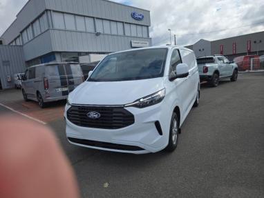 Voir le détail de l'offre de cette FORD Transit Custom Fg 320 L2H1 2.0 EcoBlue 136ch Limited BVA8 de 2025 en vente à partir de 36 499 € 