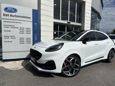 Voir le détail de l'offre de cette FORD Puma 1.5 EcoBoost 200ch S&S ST de 2021 en vente à partir de 290.66 €  / mois